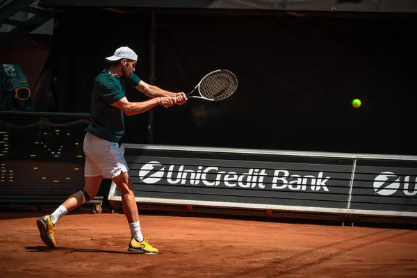 Çek Cumhuriyeti, Prostjov, 2024 / 06 / 08 profesyonel tenis oyuncusu iş başında, tenis maçı, kil maçı, atp, tenis