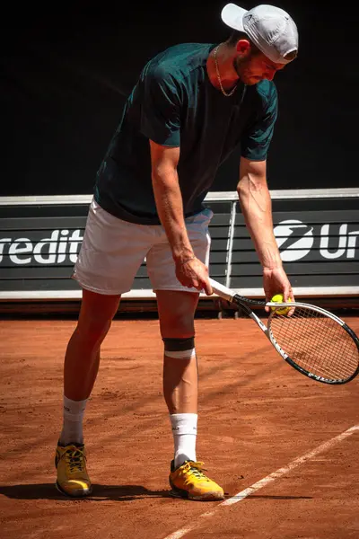 Çek Cumhuriyeti, Prostjov, 2024 / 06 / 08 profesyonel tenis oyuncusu iş başında, tenis maçı, kil maçı, atp, tenis