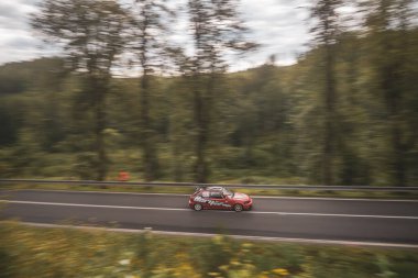 Çek Cumhuriyeti, Vrbno pod Pradedem, 2024 / 07 / 13 - Tepe tırmanışı, yarış arabaları, yarış arabaları, yarış spesiyalleri, 