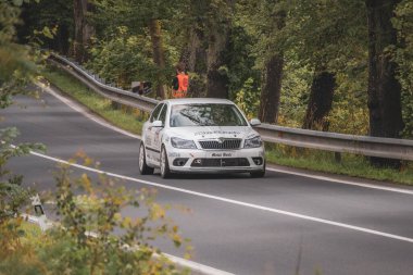 Çek Cumhuriyeti, Vrbno pod Pradedem, 2024 / 07 / 13 - Tepe tırmanışı, yarış arabaları, yarış arabaları, yarış spesiyalleri, 