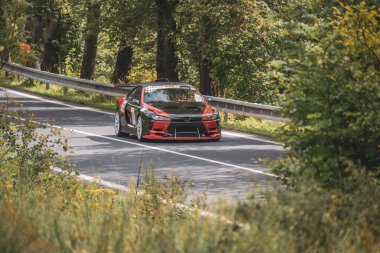 Çek Cumhuriyeti, Vrbno pod Pradedem, 2024 / 07 / 13 - Tepe tırmanışı, yarış arabaları, yarış arabaları, yarış spesiyalleri, 