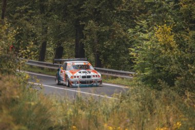 Çek Cumhuriyeti, Vrbno pod Pradedem, 2024 / 07 / 13 - Tepe tırmanışı, yarış arabaları, yarış arabaları, yarış spesiyalleri, 