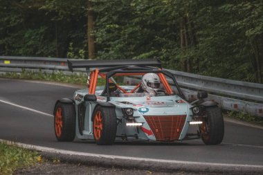 Çek Cumhuriyeti, Vrbno pod Pradedem, 2024 / 07 / 13 - Tepe tırmanışı, yarış arabaları, yarış arabaları, yarış spesiyalleri, 