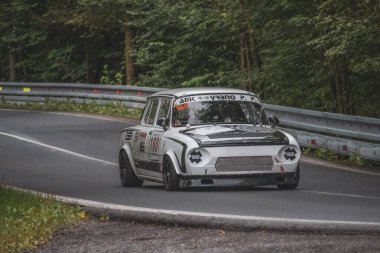 Çek Cumhuriyeti, Vrbno pod Pradedem, 2024 / 07 / 13 - Tepe tırmanışı, yarış arabaları, yarış arabaları, yarış spesiyalleri, 