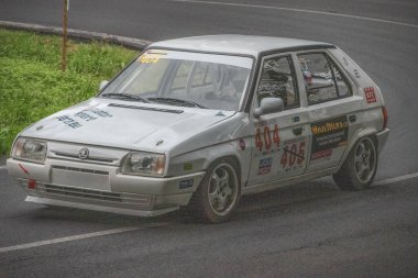 Çek Cumhuriyeti, Vrbno pod Pradedem, 2024 / 07 / 13 - Tepe tırmanışı, yarış arabaları, yarış arabaları, yarış spesiyalleri, 