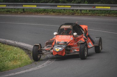 Çek Cumhuriyeti, Vrbno pod Pradedem, 2024 / 07 / 13 - Tepe tırmanışı, yarış arabaları, yarış arabaları, yarış spesiyalleri, BUGINA