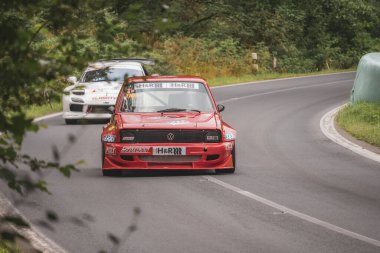 Çek Cumhuriyeti, Vrbno pod Pradedem, 2024 / 07 / 13 - Tepe tırmanışı, yarış arabaları, yarış arabaları, yarış spesiyalleri, 