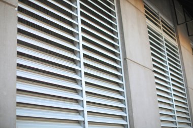 Ofisin modern penceresi