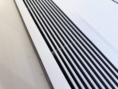 Metal kiremitli modern bina.