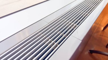 oturma odasında ısıtma radyatörü