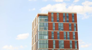 Şehirdeki modern ofis binası