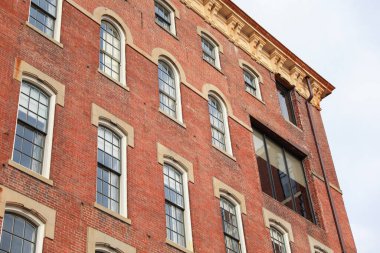 Şehirdeki eski bina.