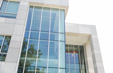 Şehrin modern binası