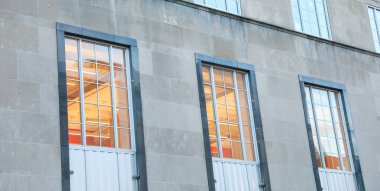 Şehrin modern binası