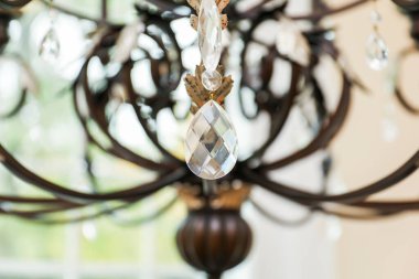 Tavanda kristal avize