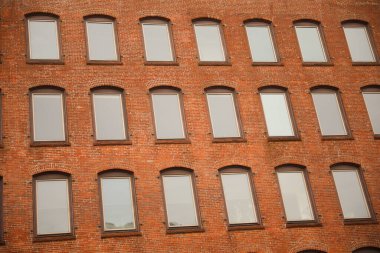 Binanın pencereleri