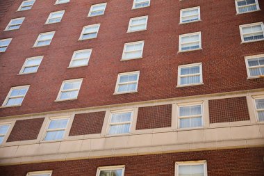 Eski bir evin cephesi