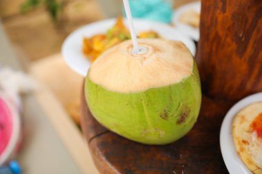 yakın - Hindistan cevizi kokteyli