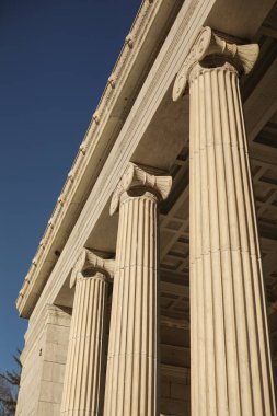 New York Eyaleti Binası 'nın sütunları.