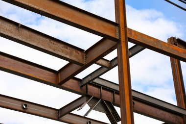 İnşaat alanındaki iskele.