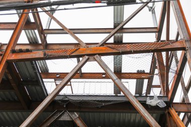 Evin çatısının çelik yapısı..