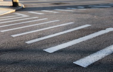 Sokakta yol işaretleri