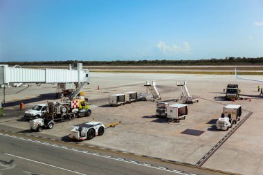 Havaalanında uçak pisti