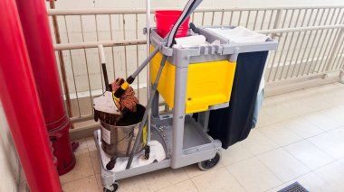 Ev için temizlik malzemeleri.