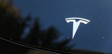 Elektrikli araba logosu. araba tesla logosu.