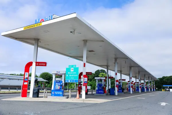 Şehirdeki benzin istasyonu.