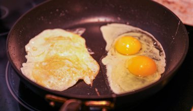 Tavada kızarmış yumurta..