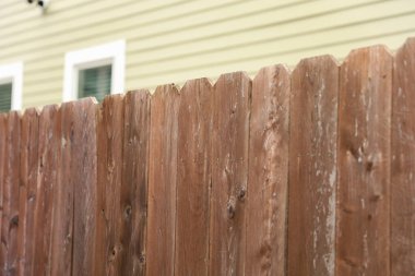 Çitli ahşap bir çit