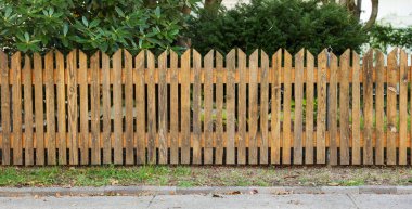 Kahverengi ahşap desenli ahşap çit, doğal desen..