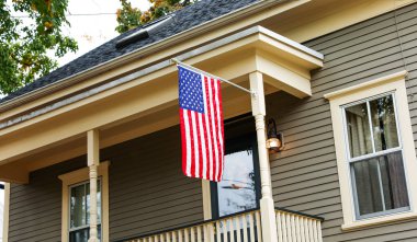 Bağımsızlık Günü 'nde Amerikan Evi. Amerika bayrağı