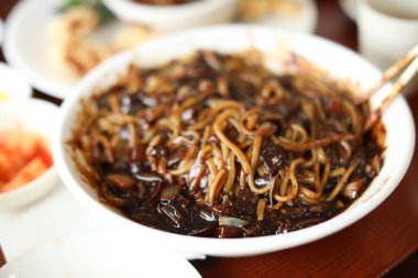 Yakın - lezzetli Asya yemekleri