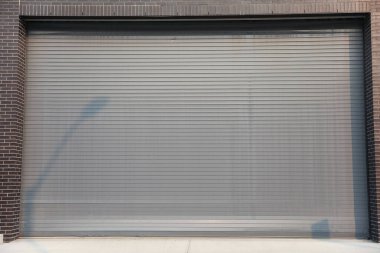 Kapalı kapılar siyah kapılar, kapalı kapılar.