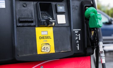 Benzin pompalı benzin pompası.