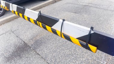 Yolda araba kazası.