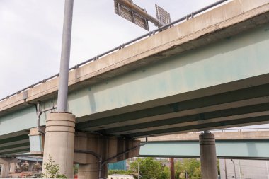 Eski demir köprü yapım aşamasında..