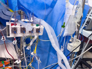 bir ameliyathane ekipmanı