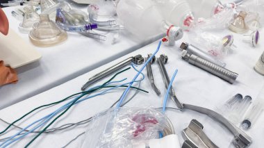 Diş teçhizatı süreci. Diş sağlığı kliniği için diş aletleri.