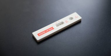 Hızlı test - coronavirüs covid - 19 test sonucu.