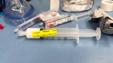 Enjeksiyon için tıbbi donatım