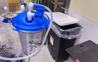 Mutfaktaki plastik su filtresini kapat..