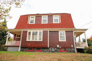 Pensilvanya 'daki kırmızı tuğlalı ev.