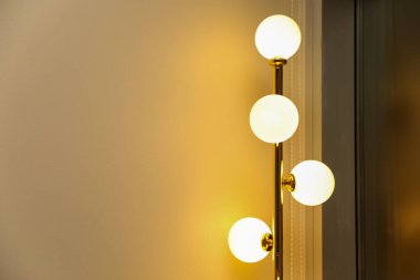 Lambalı modern iç tasarım