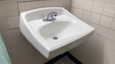 modern tuvalet banyoda.