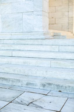 Atina şehrinde modern beyaz mermer merdivenler