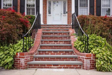 Giriş kapısı ve veranda