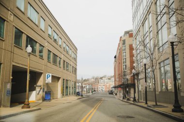 Boston şehir merkezinde, Massachusetts Caddesi.